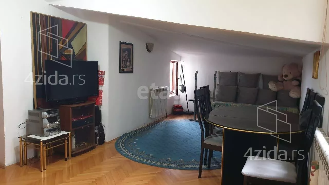 Šestosoban stan | 4zida