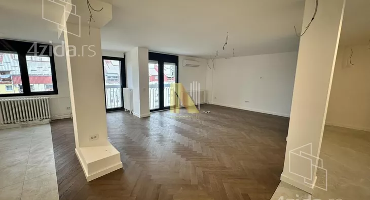 Četvoroiposoban stan | 4zida