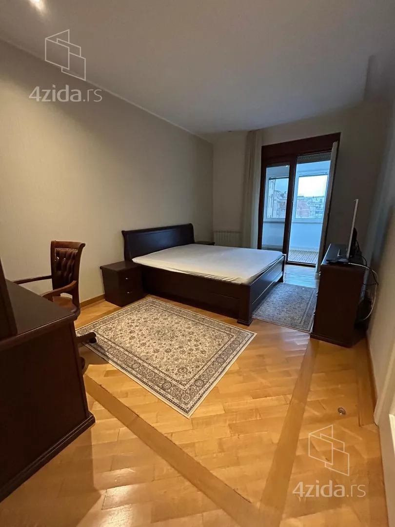 Četvoroiposoban stan | 4zida