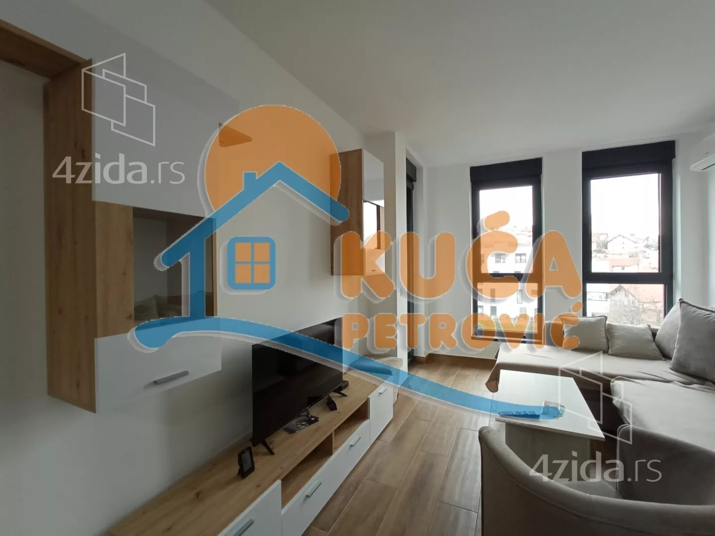 Jednoiposoban stan | 4zida