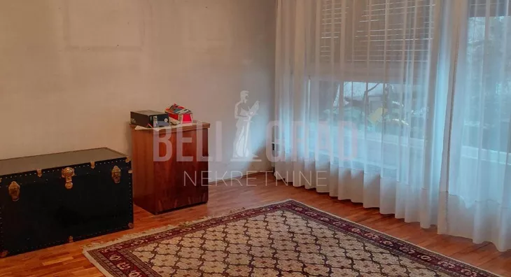 Devetosoban stan | 4zida