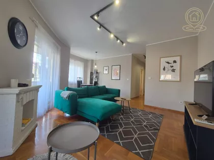 Vukov Spomenik | 4zida.rs