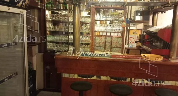 Poslovna zgrada | 4zida