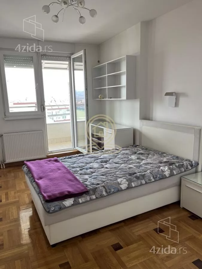 Četvoroiposoban stan | 4zida