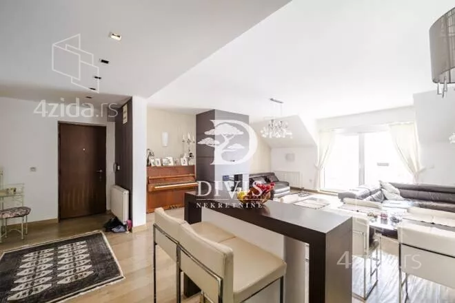 Petosoban stan | 4zida