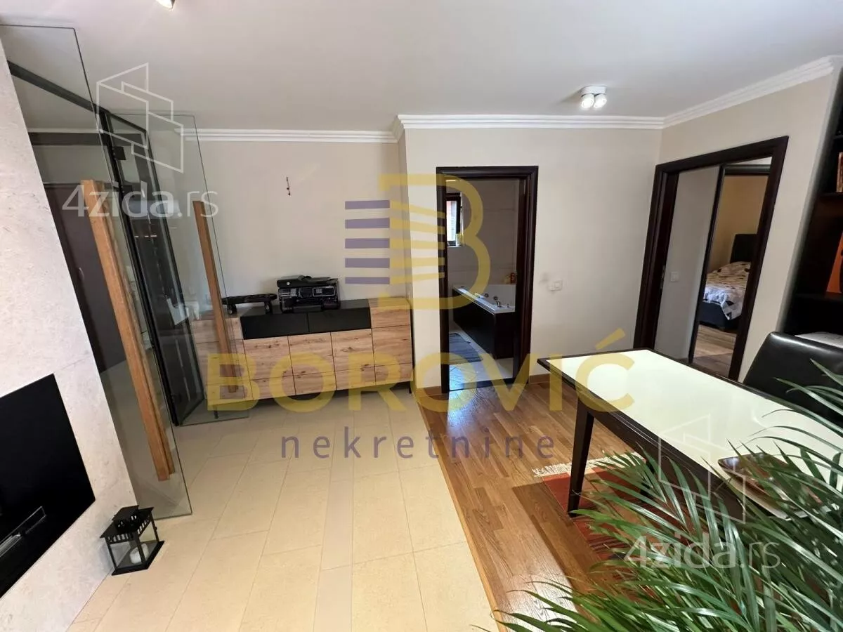 Petosoban stan | 4zida