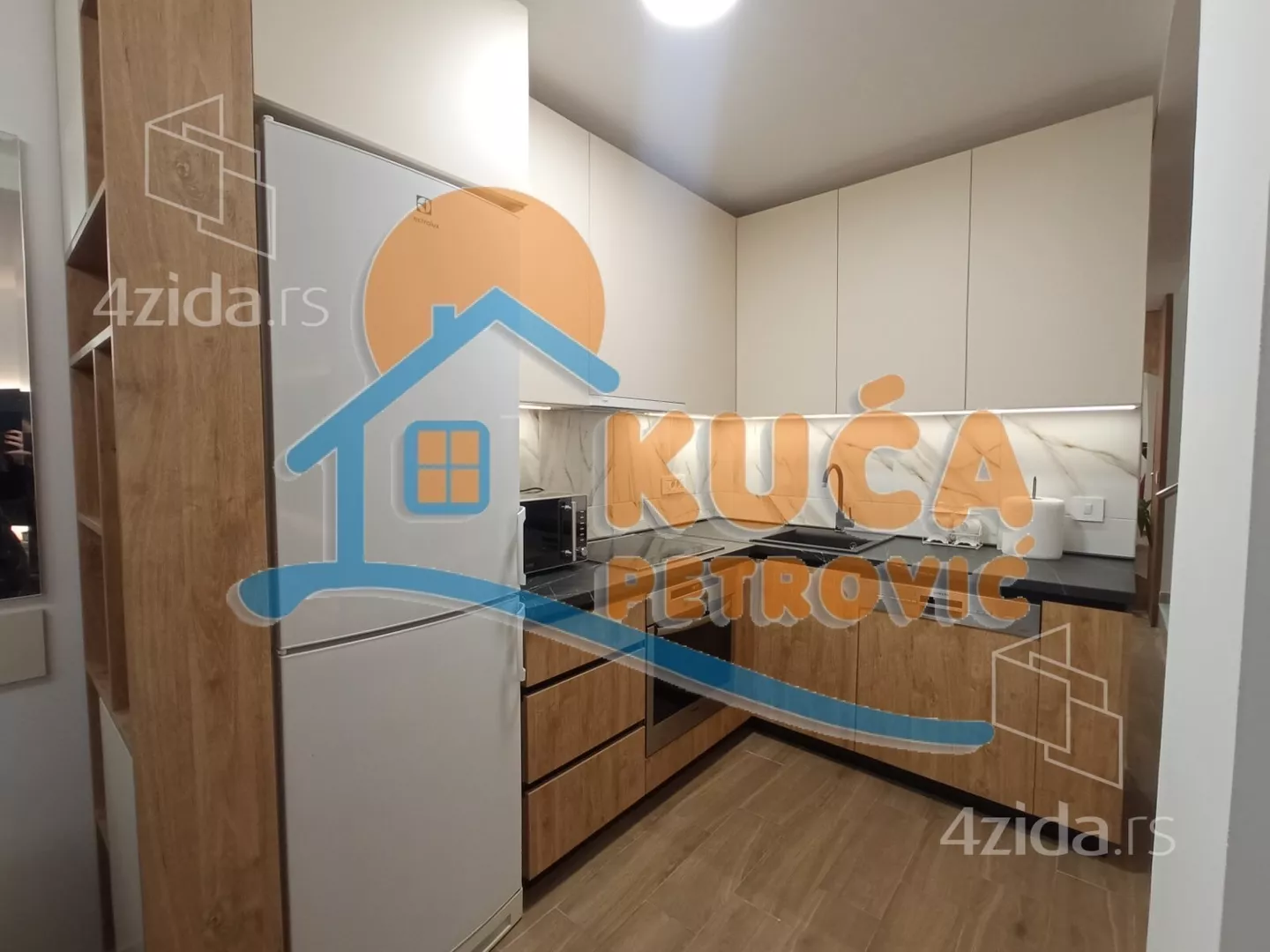 Troiposoban stan | 4zida