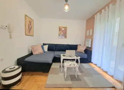 Krfska | 4zida.rs