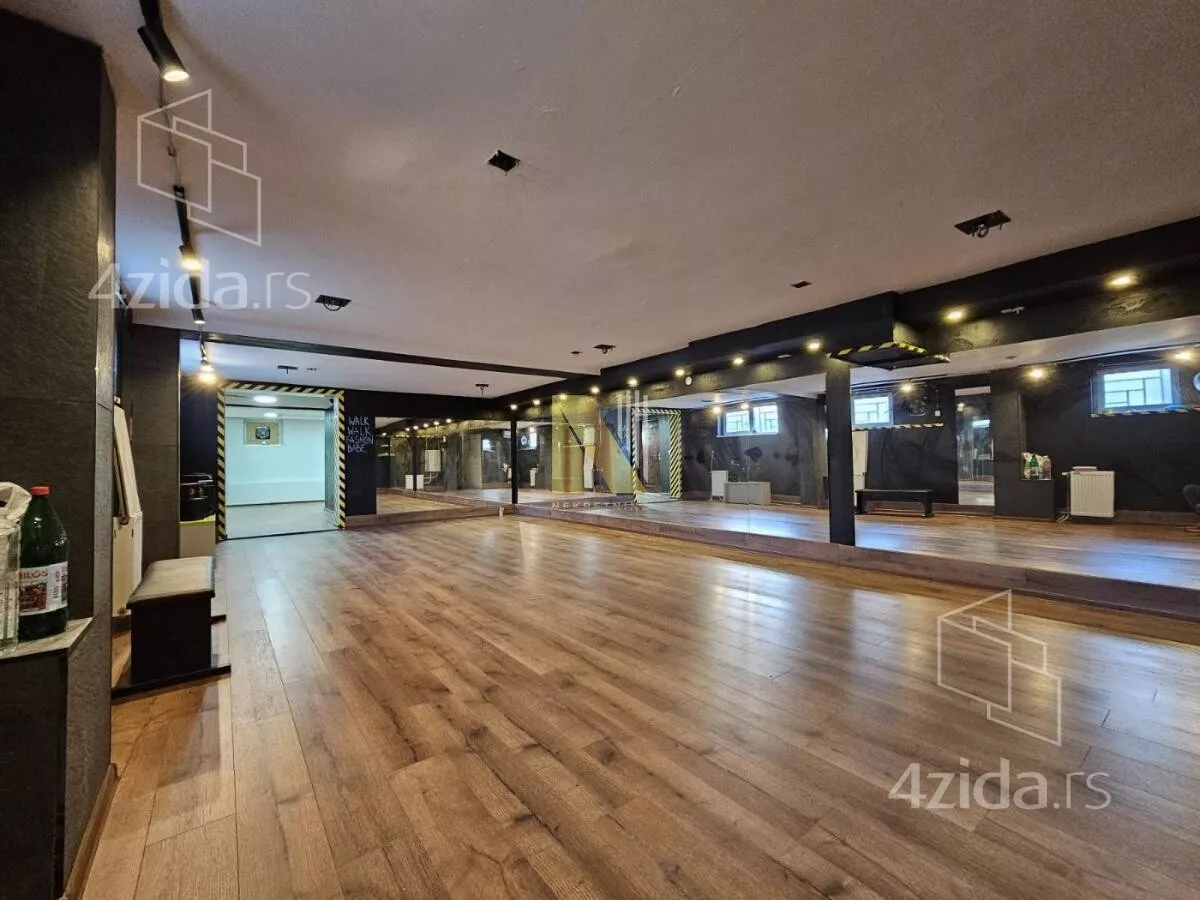 Poslovni prostor | 4zida