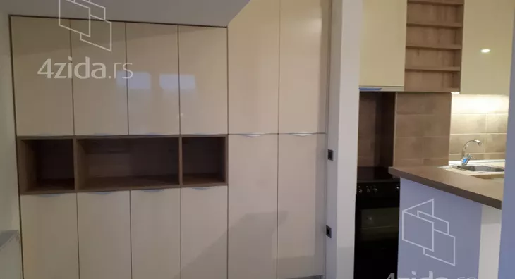 Četvoroiposoban stan | 4zida