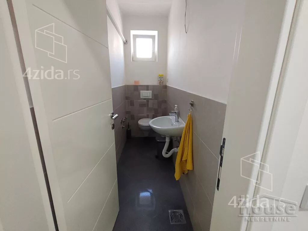 Lokal | 4zida