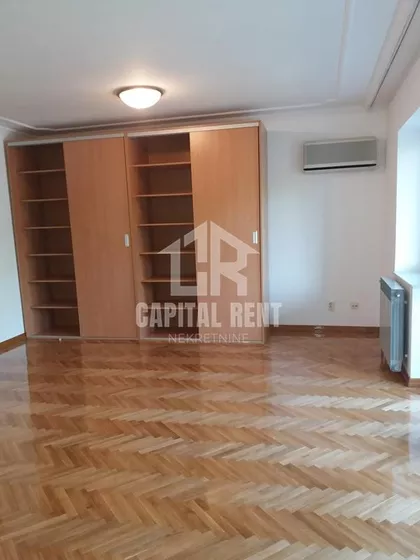 Sanje Živanovića | 4zida.rs