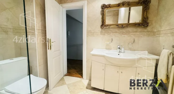 Četvoroiposoban stan | 4zida