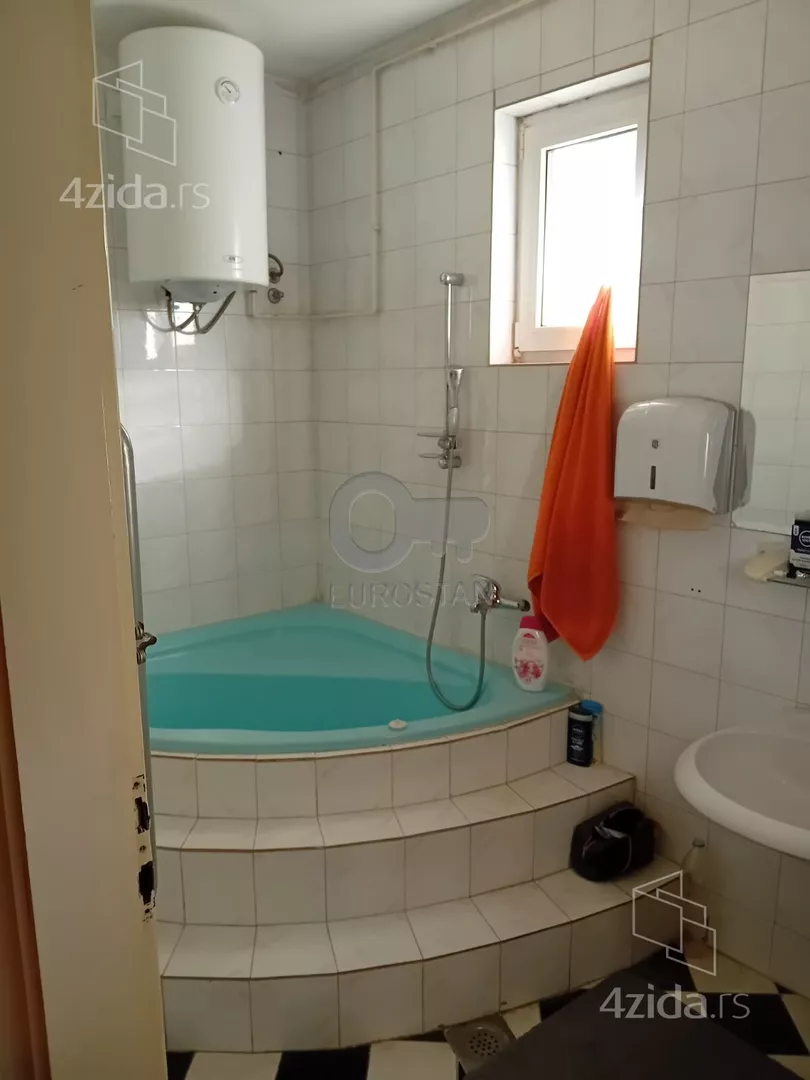 5-etažna kuća | 4zida