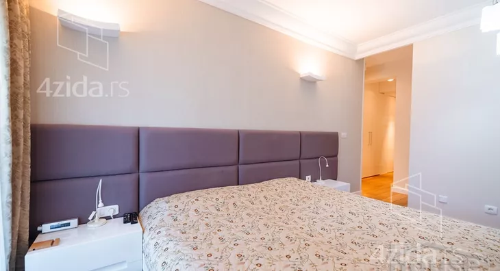 Šestosoban stan | 4zida