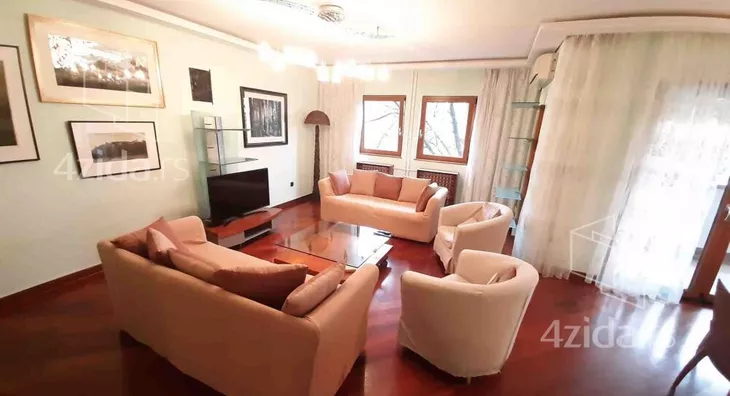 Petosoban stan | 4zida