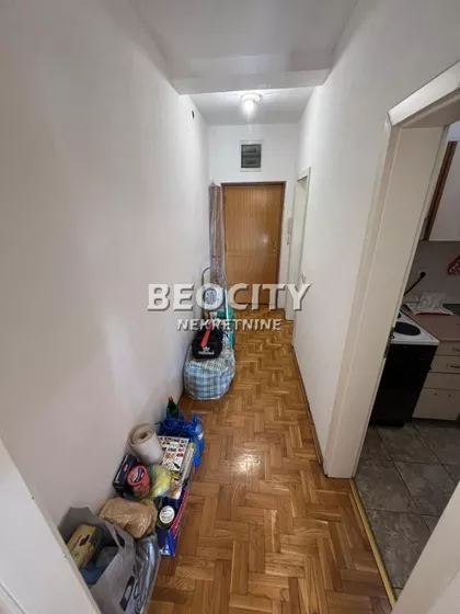 Veselina Masleše 64 | 4zida.rs