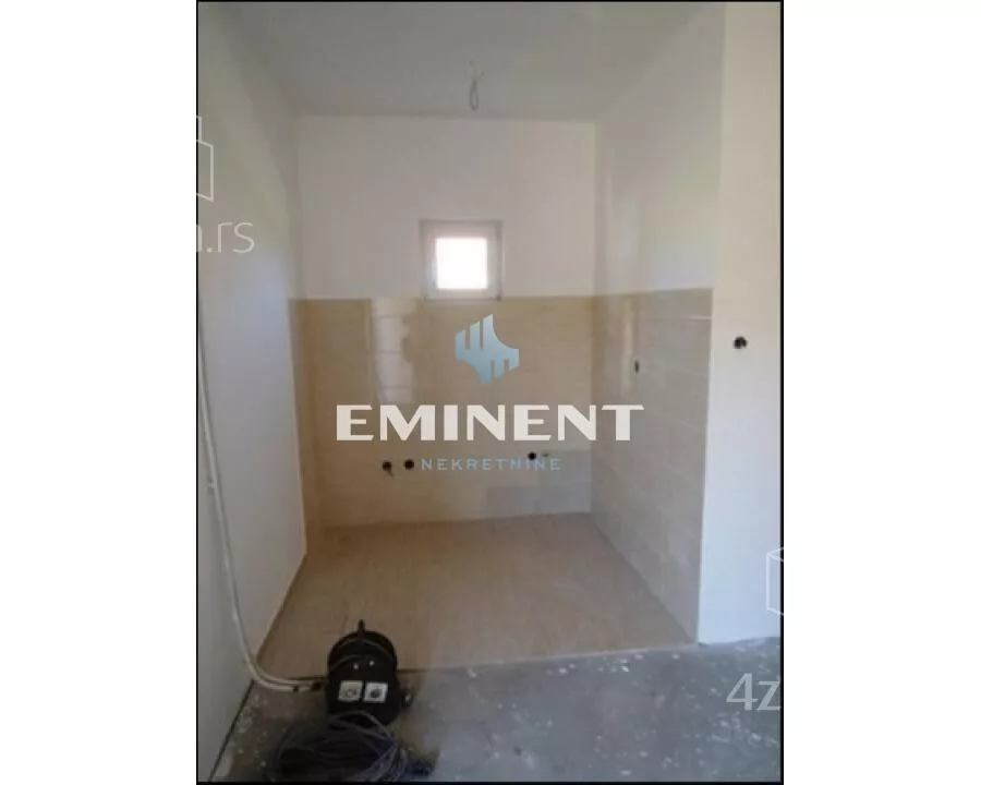 Poslovna zgrada | 4zida