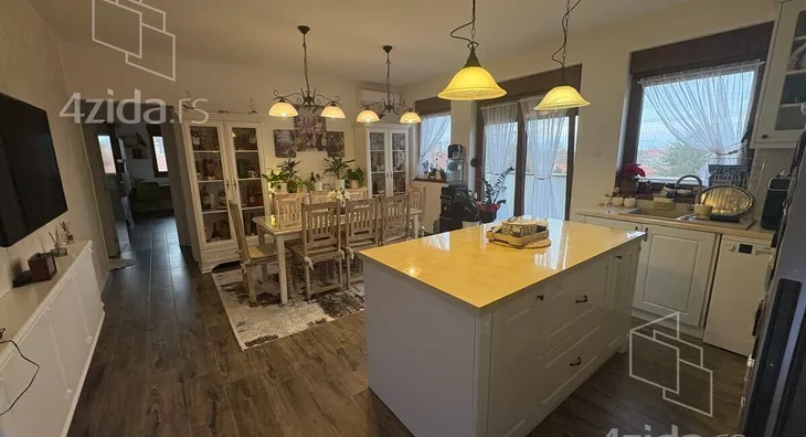 Petosoban stan | 4zida