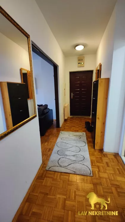 ŽELEZNIČKA | 4zida.rs