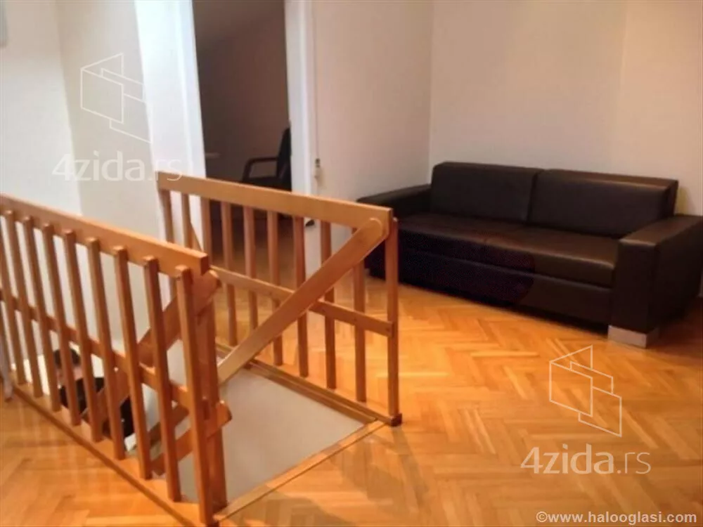 Šestosoban stan | 4zida