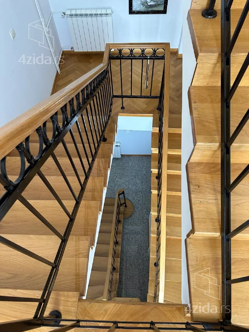 5-etažna kuća | 4zida