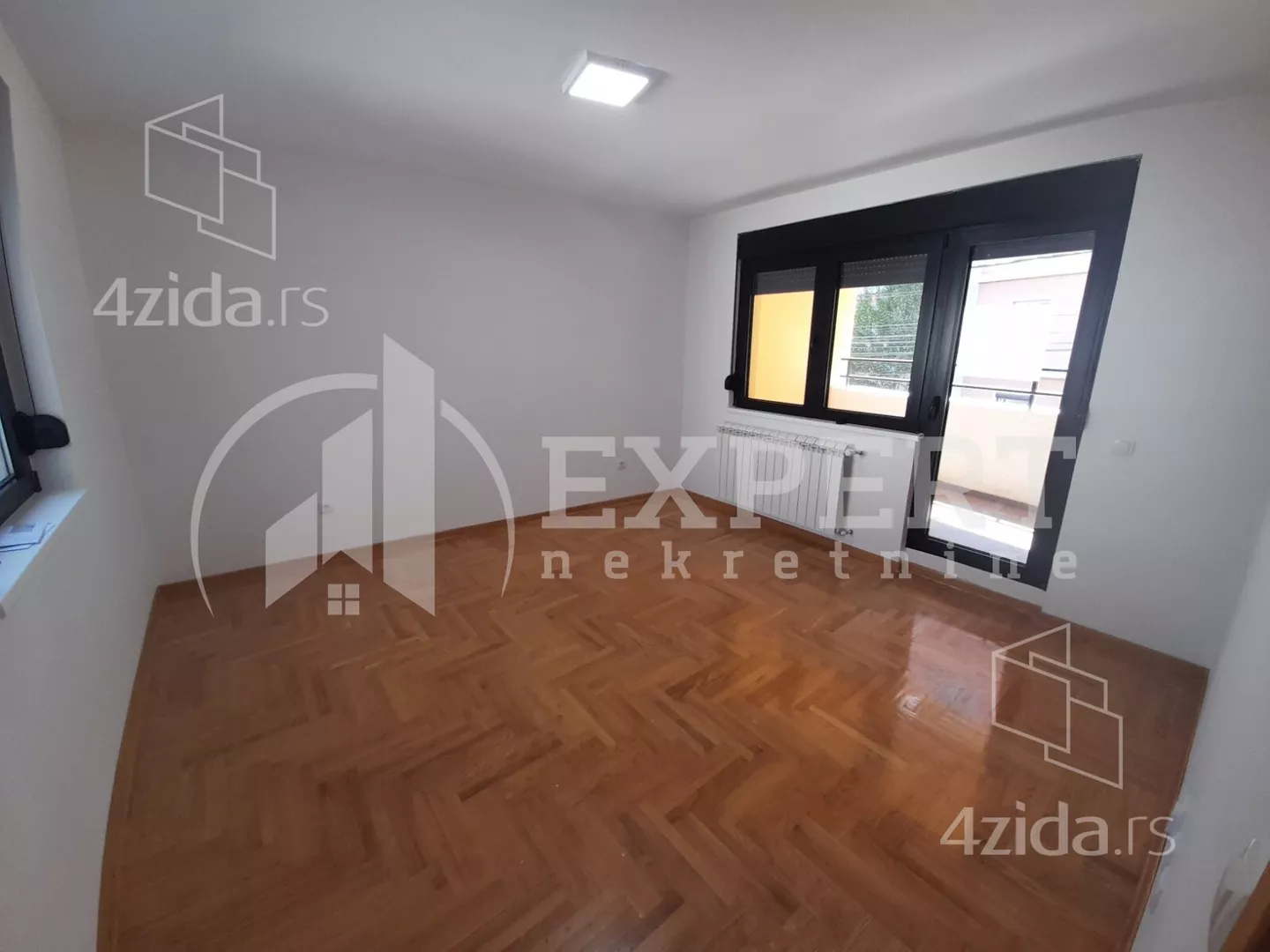 Lokal | 4zida