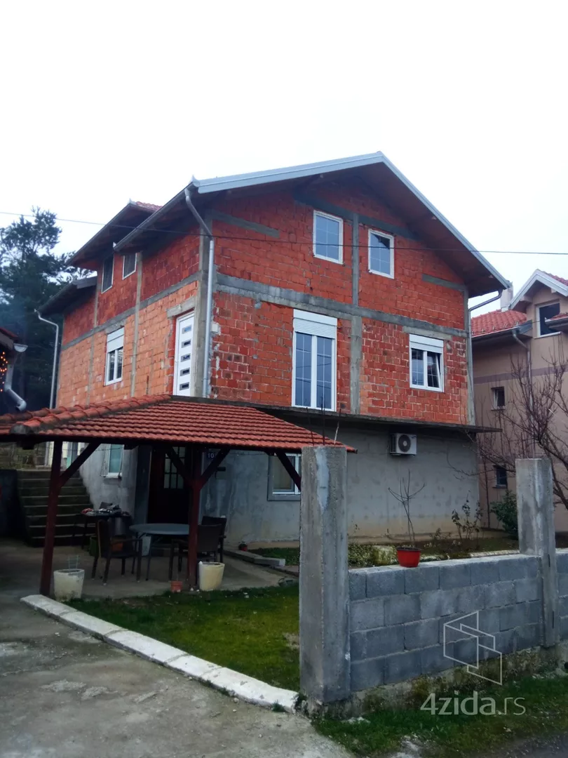3-etažna kuća | 4zida