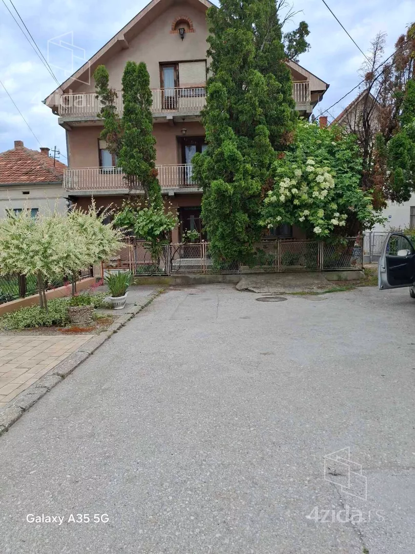 3-etažna kuća | 4zida