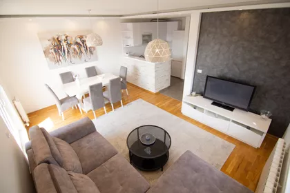 Niška 6B | 4zida.rs