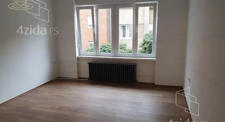 Četvoroiposoban stan | 4zida