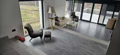 Jovana Žujovića | 4zida.rs