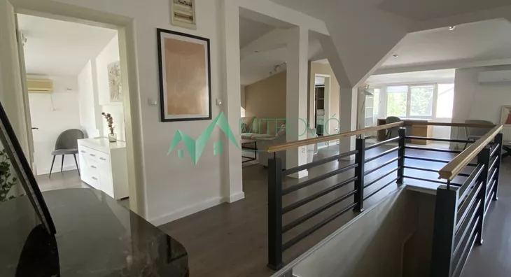 Četvoroiposoban stan | 4zida