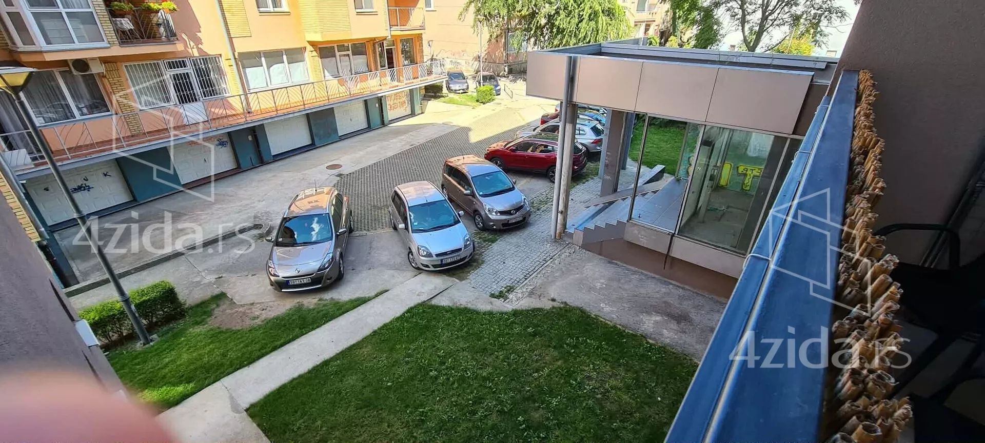 Dvoiposoban stan | 4zida