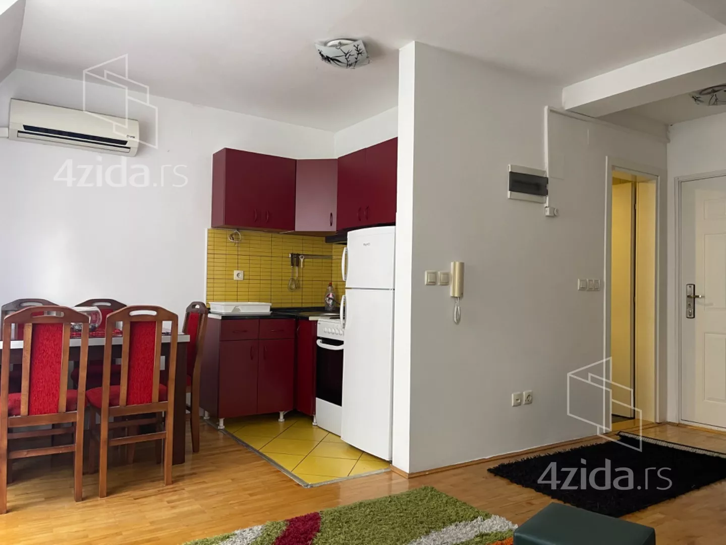 Jednoiposoban stan | 4zida