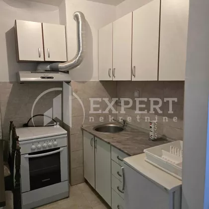 Dr Petra Vučinića | 4zida.rs