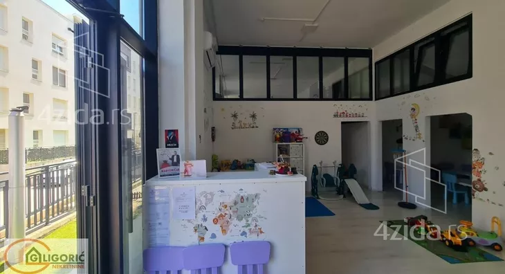 Poslovni prostor | 4zida