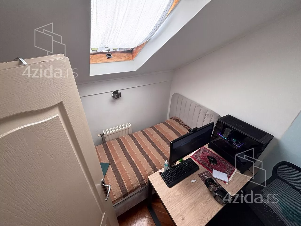 Troiposoban stan | 4zida