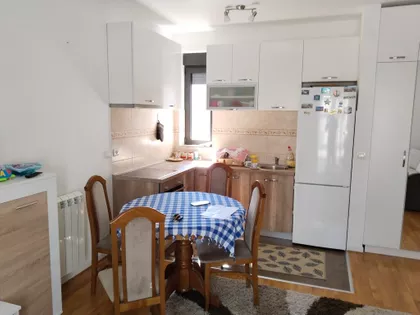 Voje Veljkovića 12 | 4zida.rs