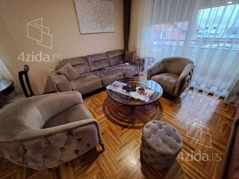 Troiposoban stan | 4zida