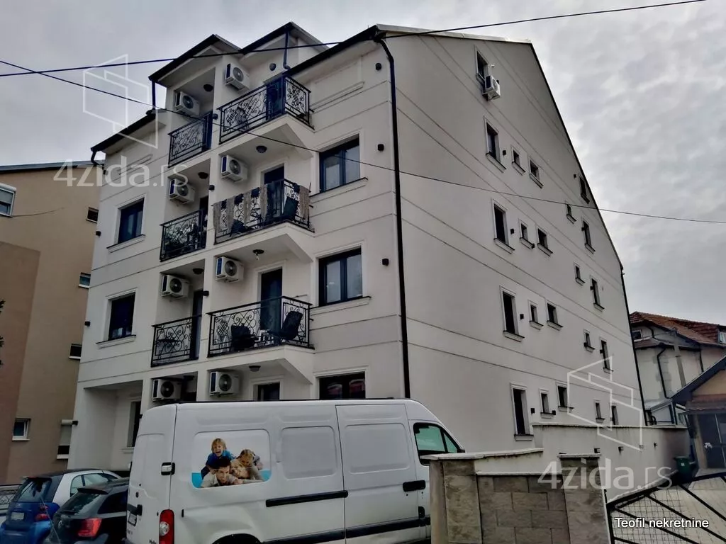 Troiposoban stan | 4zida