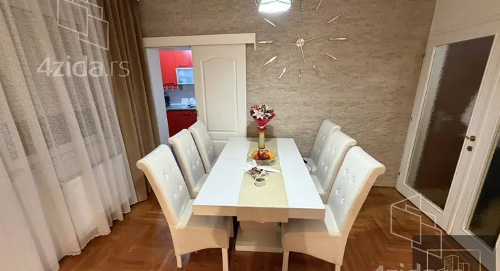 Troiposoban stan | 4zida