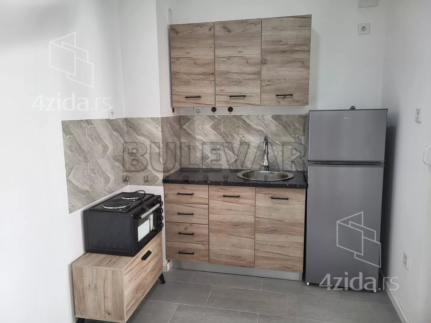 Lokal | 4zida