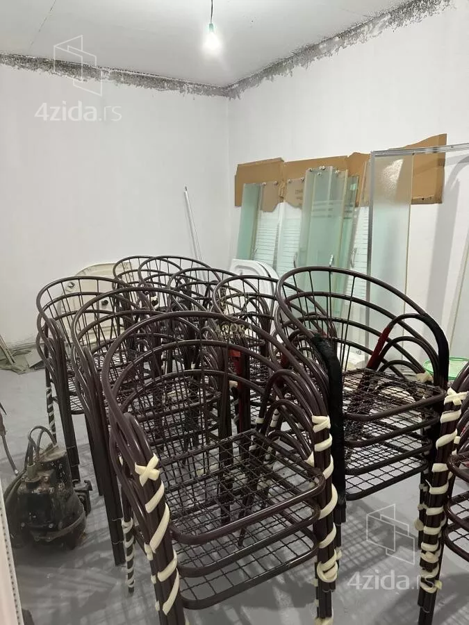Lokal | 4zida