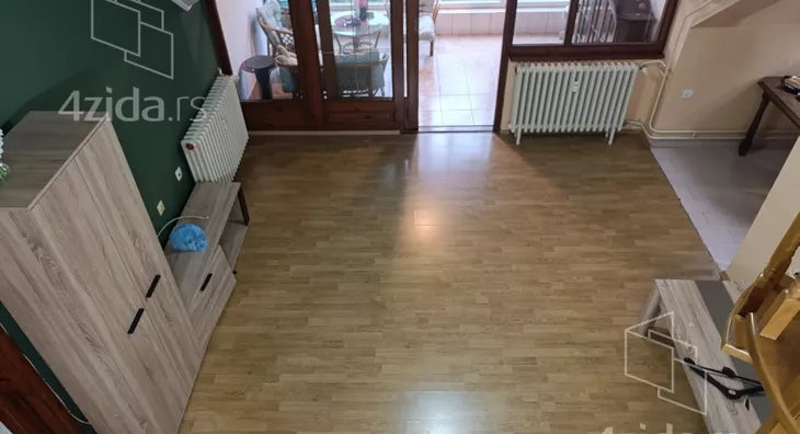 Četvoroiposoban stan | 4zida