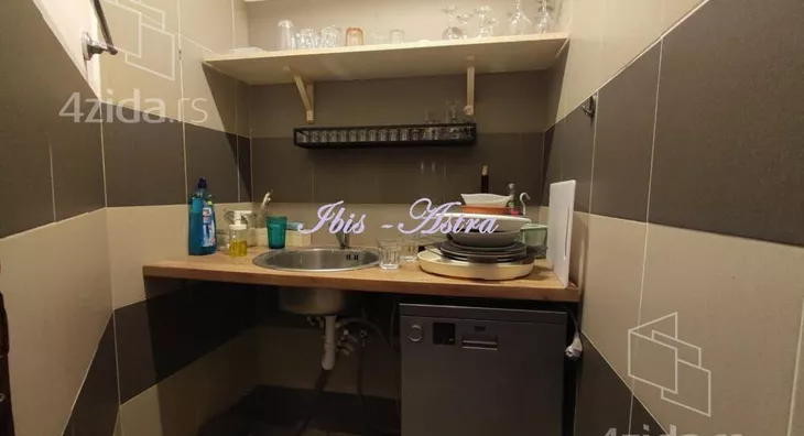 Petosoban stan | 4zida