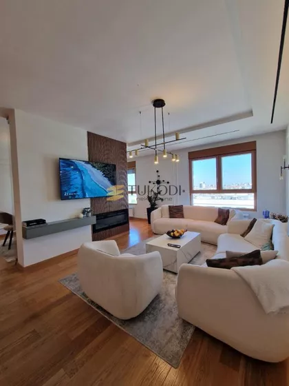 Tadije Sondermajera | 4zida.rs