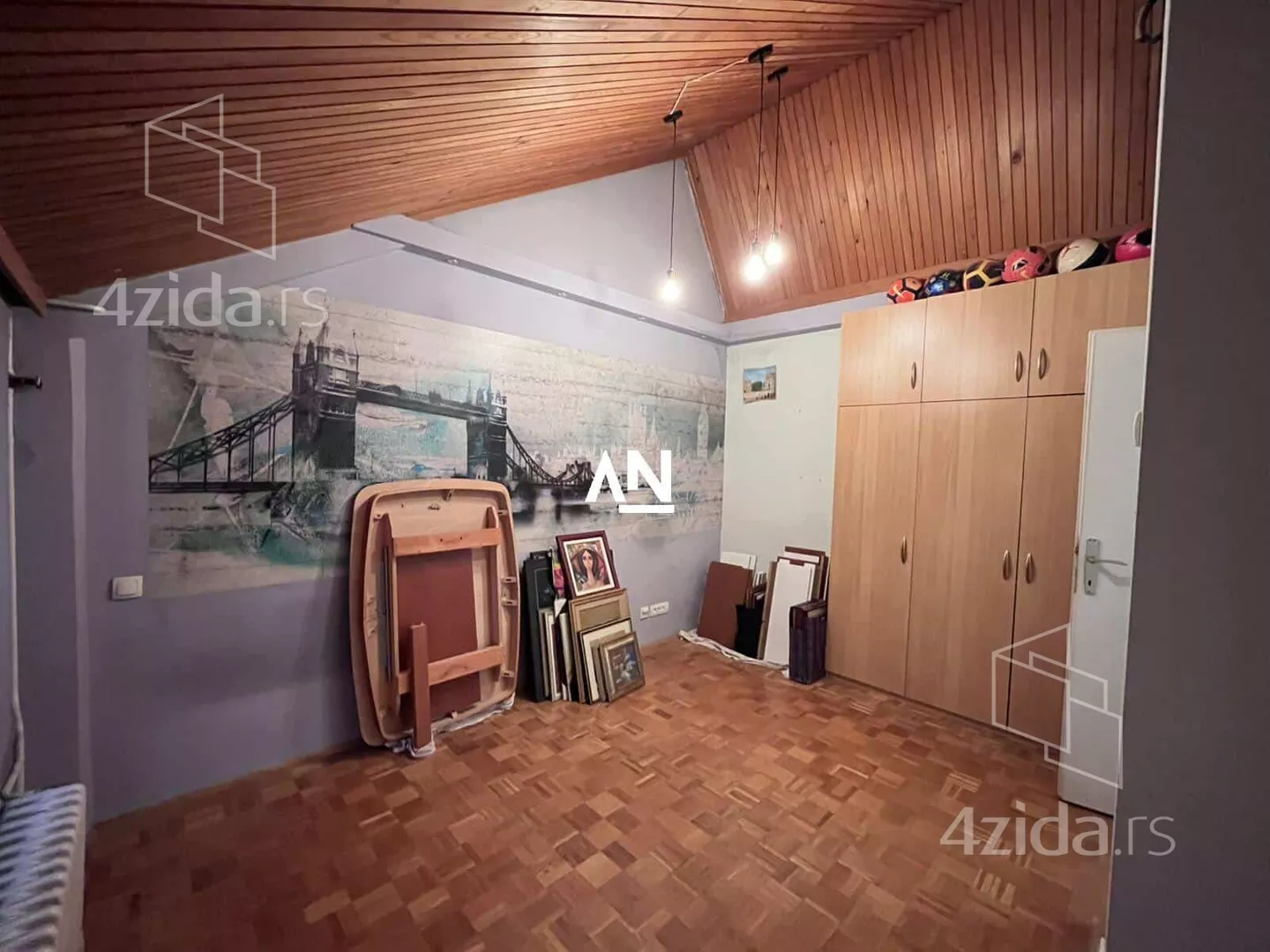 Troiposoban stan | 4zida