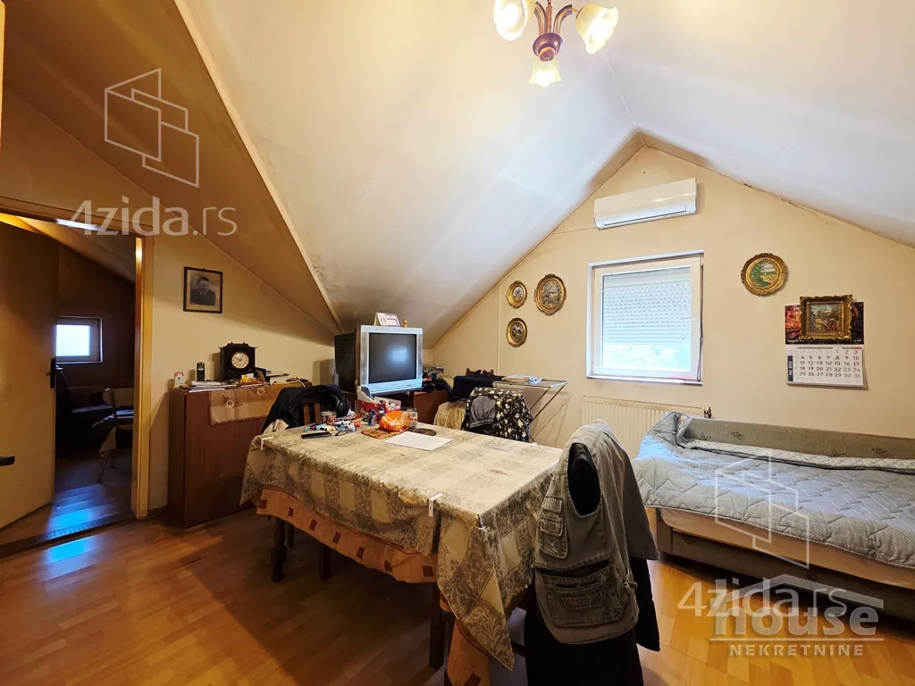 Troiposoban stan | 4zida