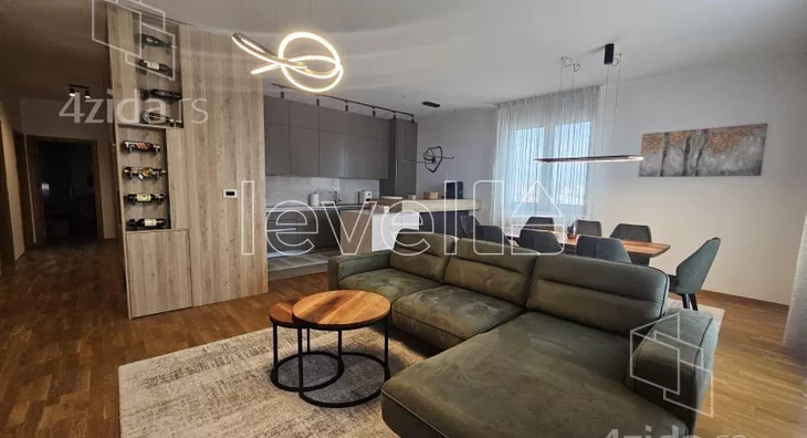 Četvoroiposoban stan | 4zida